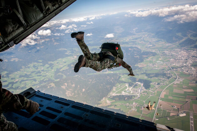 Fallschirmspringer des Jagdkommandos. &copy;Bundesheer/Gorup
