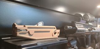 Corvus Defensio: Neues zum Abzug für das Steyr AUG Der neue Abzug von Corvus Defensio für das Steyr AUG bei der Enforce Tac 2026. ©Militär Aktuell/Bendl