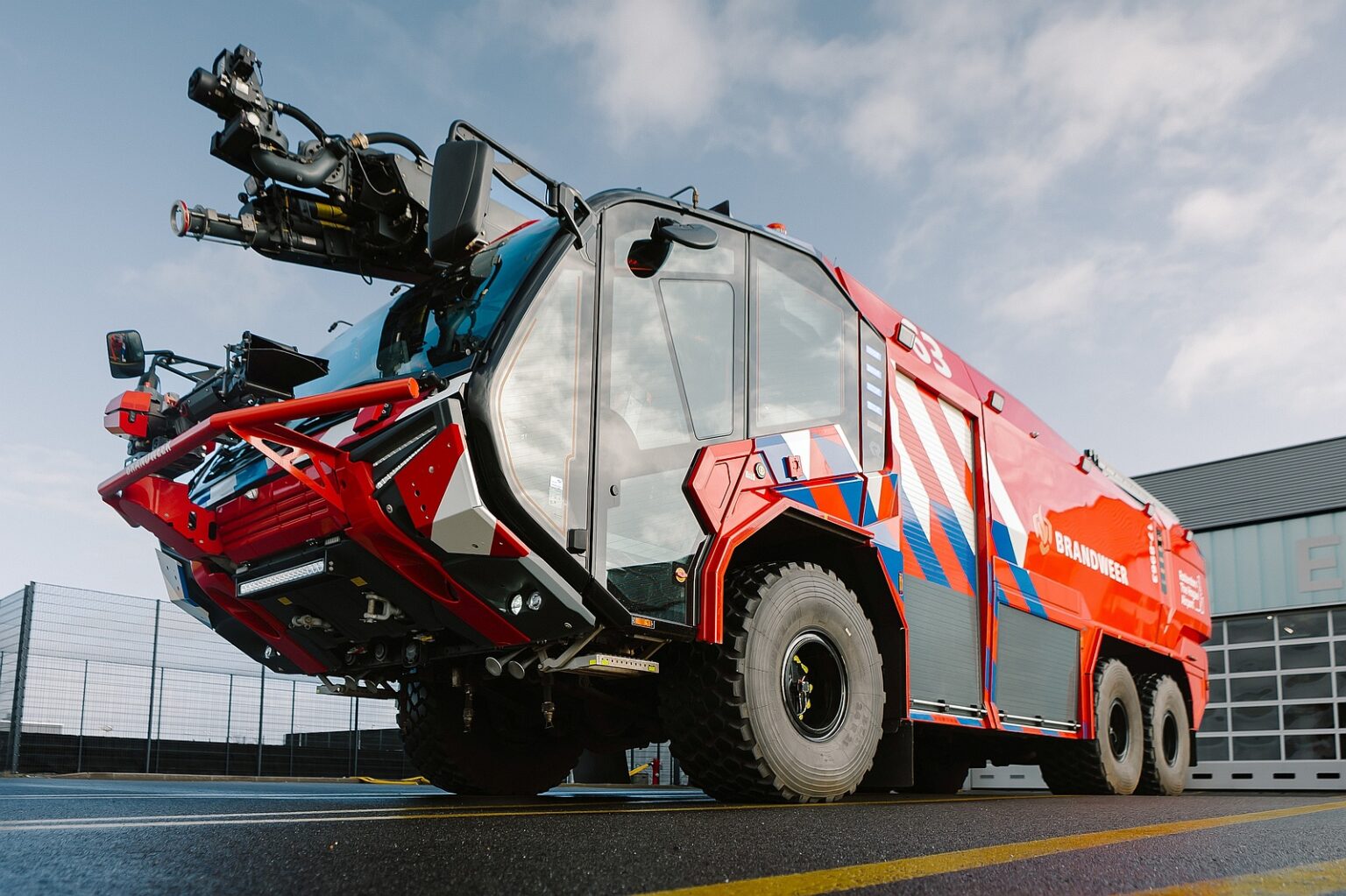 niederlande-streitkr-fte-beschaffen-26-rosenbauer-panther