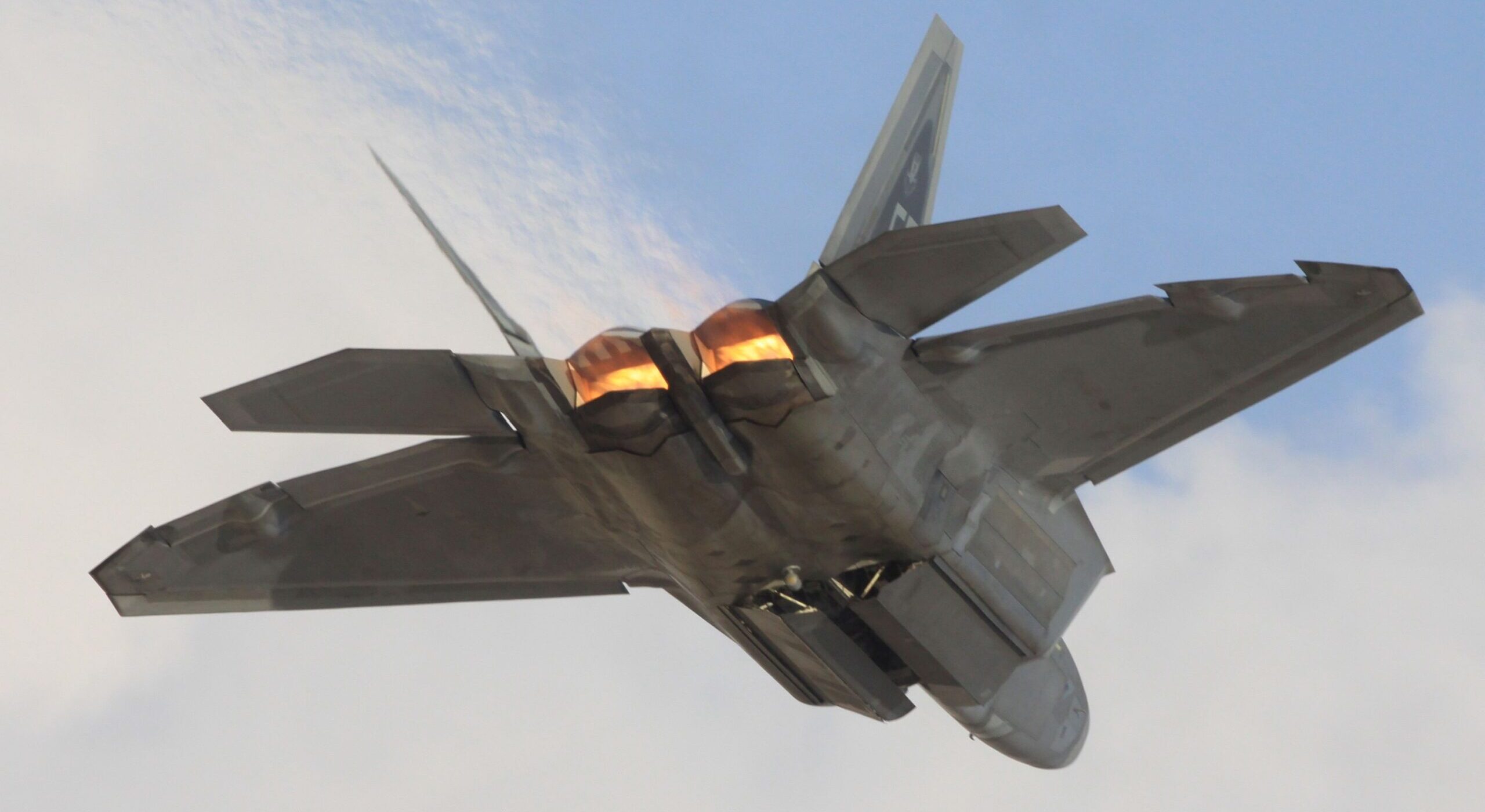 Des „Raptors” neue, längere Krallen – ©Georg Mader Des „Raptors” neue, längere Krallen – ©Georg Mader