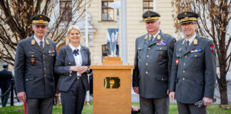 Generalstabschef Rudolf Striedinger, Verteidigungsministerin Klaudia Tanner, Generalmajor Friedrich Schrötter und Generalleutnant Erich Csitkovits – ©Bundesheer/Karlovits